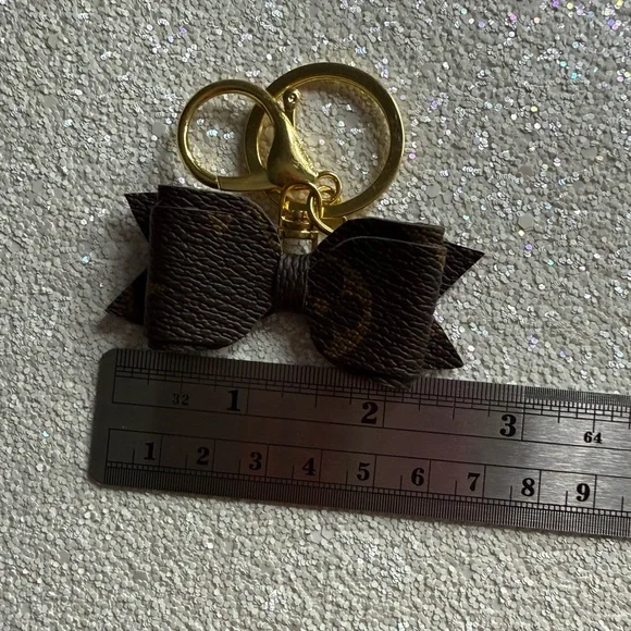 Mini Monogram keychain bow - Picture 5 of 5